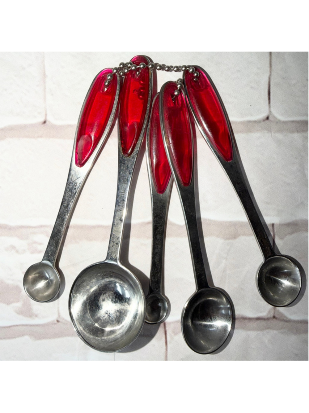 Vintage Endurance 18/10 Metal Measuring Spoons Red Handles Set/4